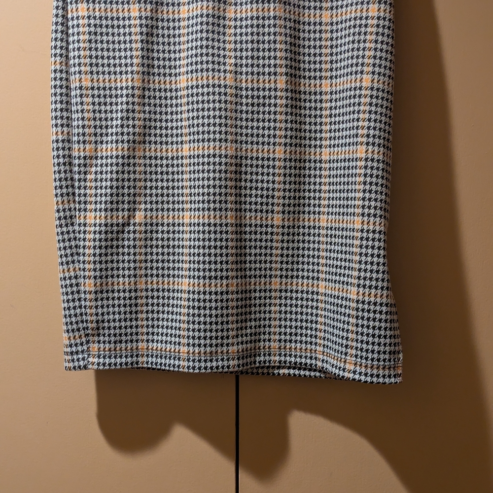 SO Black and Cream Houndstooth Pencil Skirt